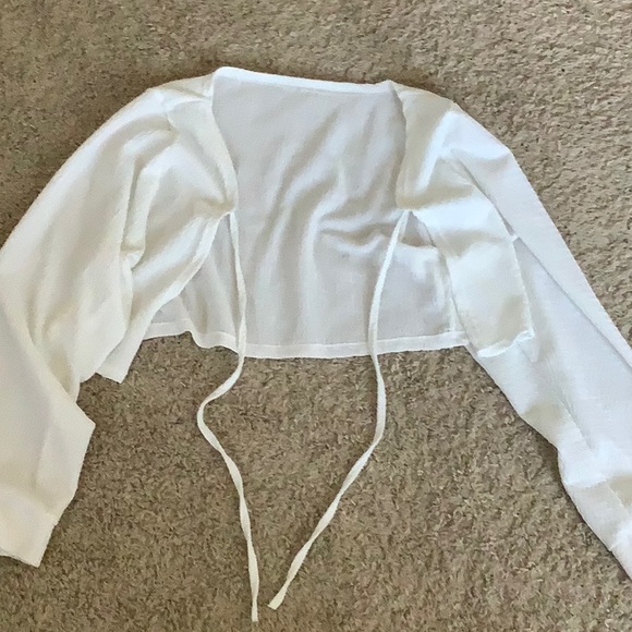 white semi-see through cropped cardigan - Picture 2 of 3